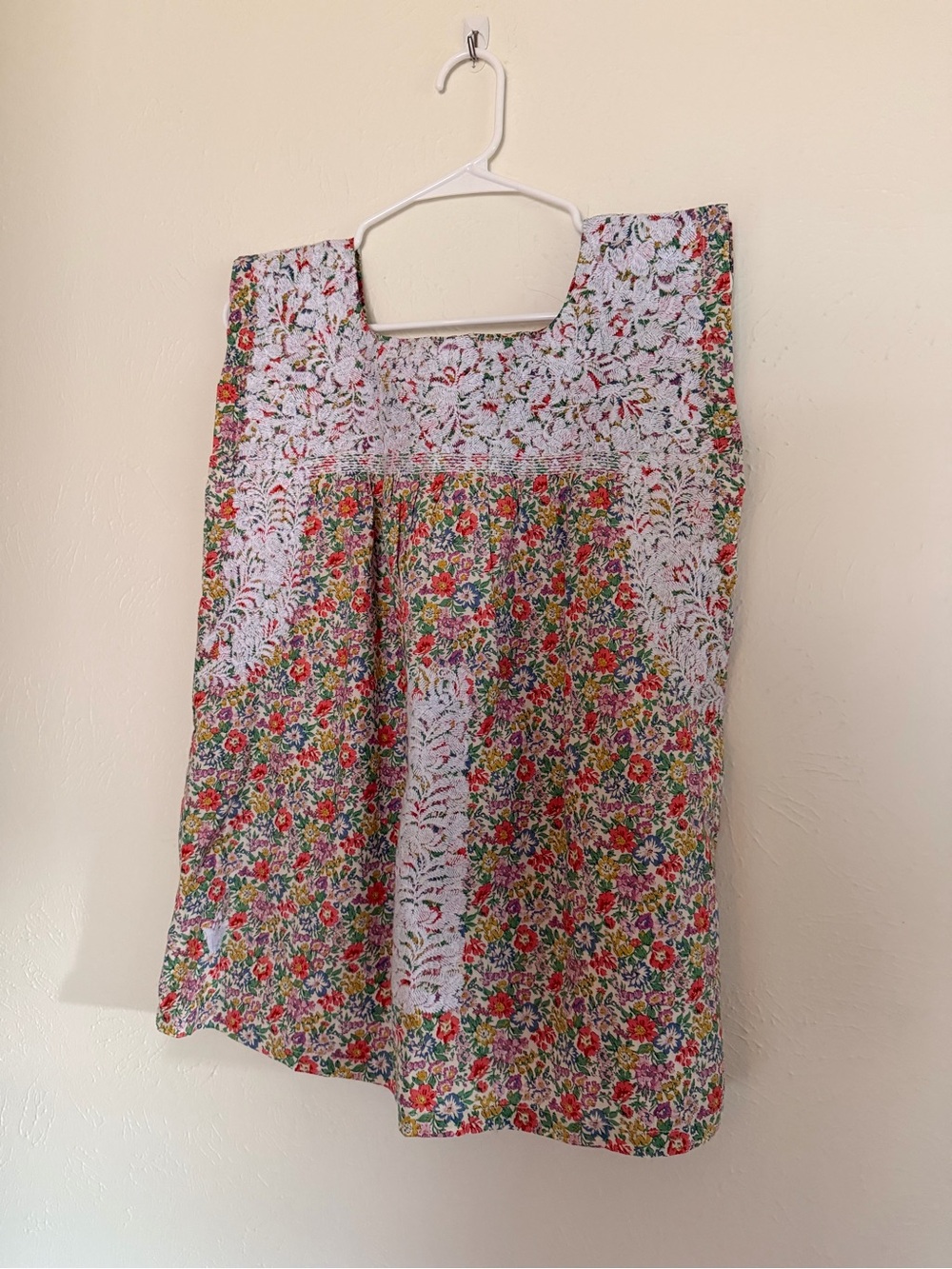 J. Marie Floral Sleevless Top Size Medium - Picture 3 of 5